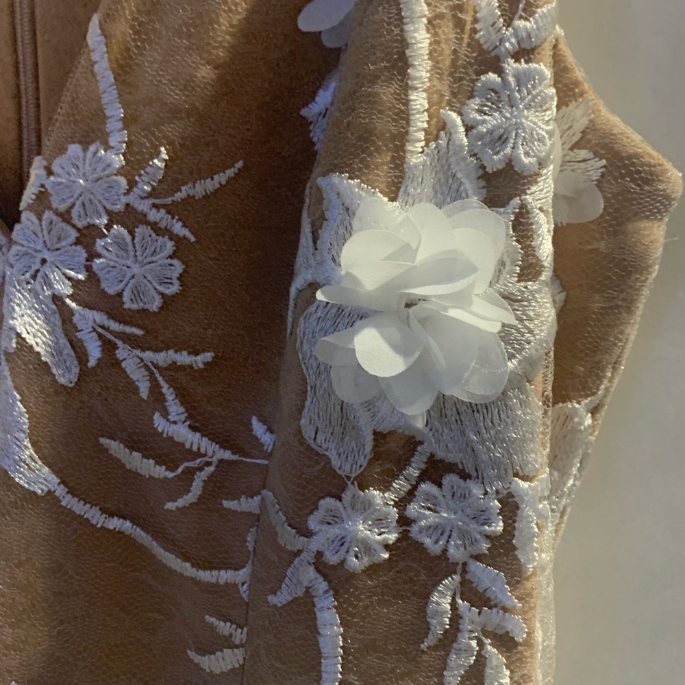 Semi Formal Laced Dress - Picture 4 of 7